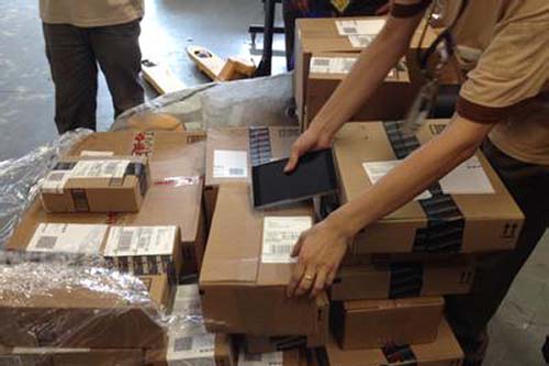 海關(guān)規(guī)定是美國海關(guān)定的，美國海關(guān)查驗(yàn)