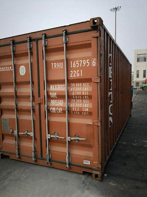 上圖所示集裝箱MAX.GRDSS 30，480kg是總重，TARE是皮重/空箱自總2180kg，payload是可裝載重量28，300kg，CUB.CAP.是內(nèi)容積33.2CUM